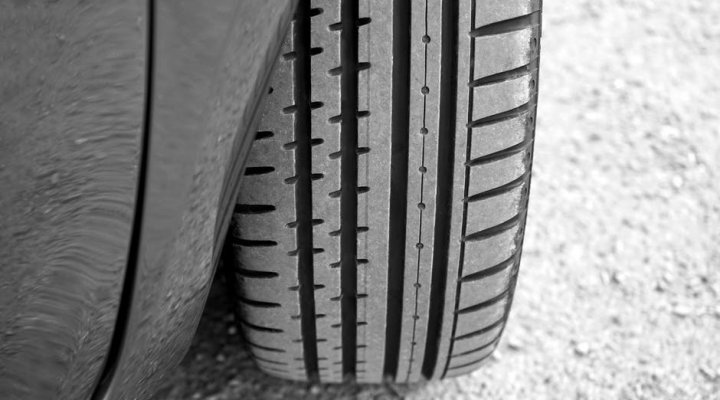 Contrôle continu des pneus, les conseils d'entretien automobile de KIA à Barberey Saint Sulplice