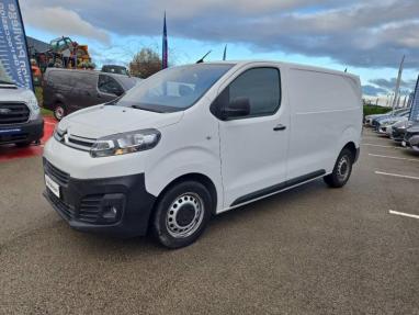 Voir le détail de l'offre de cette CITROEN Jumpy Fg M 2.0 BlueHDi 120ch S&S Driver de 2021 en vente à partir de 274.12 €  / mois