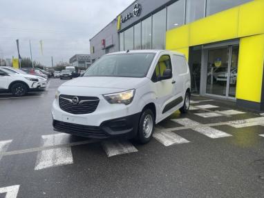 Voir le détail de l'offre de cette OPEL Combo Cargo M 600kg Puretech 110ch S&S de 2024 en vente à partir de 17 999 € 