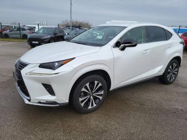 Voir le détail de l'offre de cette LEXUS NX 300h 2WD Design MY21 de 2021 en vente à partir de 322.37 €  / mois