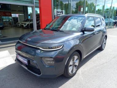 Voir le détail de l'offre de cette KIA e-Soul Premium 204ch de 2021 en vente à partir de 215.45 €  / mois