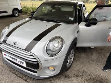 Voir le détail de l'offre de cette MINI Mini 5 Portes Cooper 136ch BVA de 2015 en vente à partir de 13 489 € 