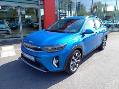 Voir le détail de l'offre de cette KIA Stonic 1.0 T-GDi 100ch Collection de 2024 en vente à partir de 201.28 €  / mois